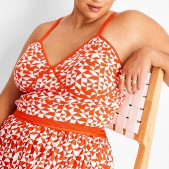 Future Collective w/ Kahlana Barfield Brown V-Neck Bralette Sweater Tank‎ Top - Picture 3 of 4